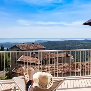 Apartment La Cornice Sul Garda - Your, Villanuova sul clisi